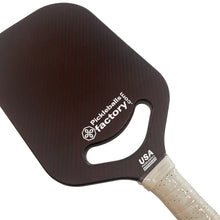 Cargar imagen en el visor de la galería, Kevlar Pickleball Paddle FACTORY-Thermoformed T700 Edge Sealing Foam Injection Unibody Thermoformed Carbon Fiber Pickleball Paddle For Pro Player
